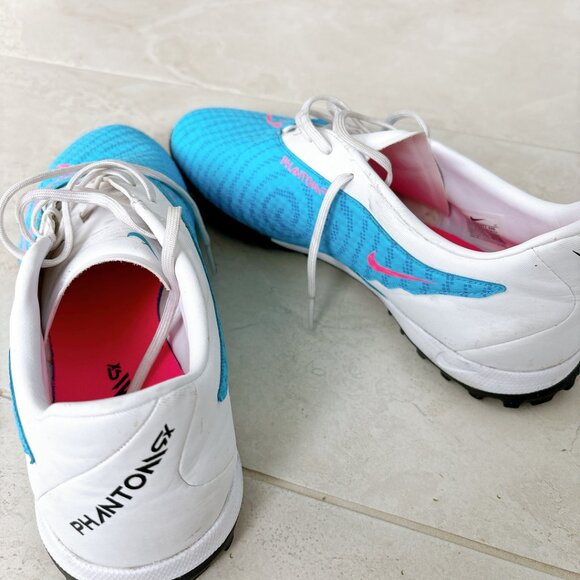 98% NEW MENS SOCCER SHOES, SIZE 9.5 - Picture 9 of 9